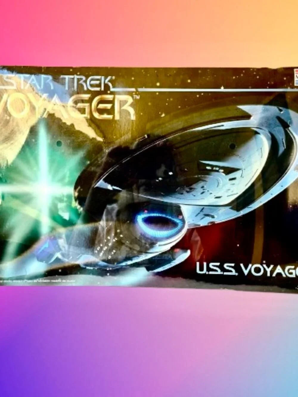 STAR TREK Vintage 1995 USS Voyager Monogram Model Kit New Sealed * dented box *